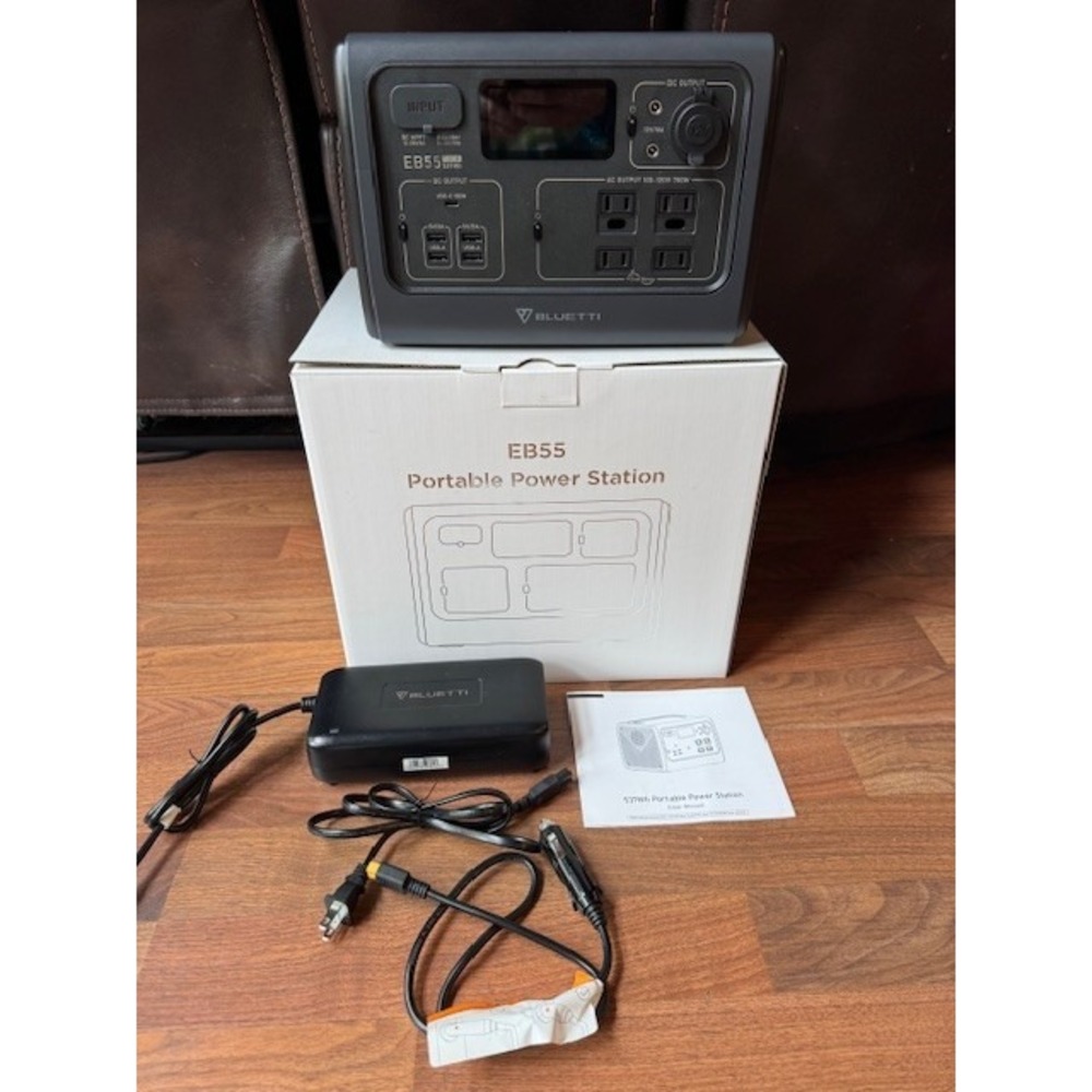 BLUETTI EB55 700W 537Wh Portable Power Station Excellent Condition